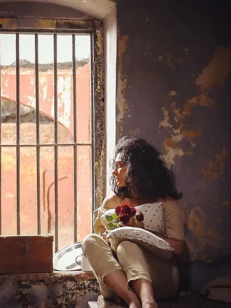 42 साल की मशहूर एक्ट्रेस का हुआ ऐसा हाल, पहचानना मुश्किल