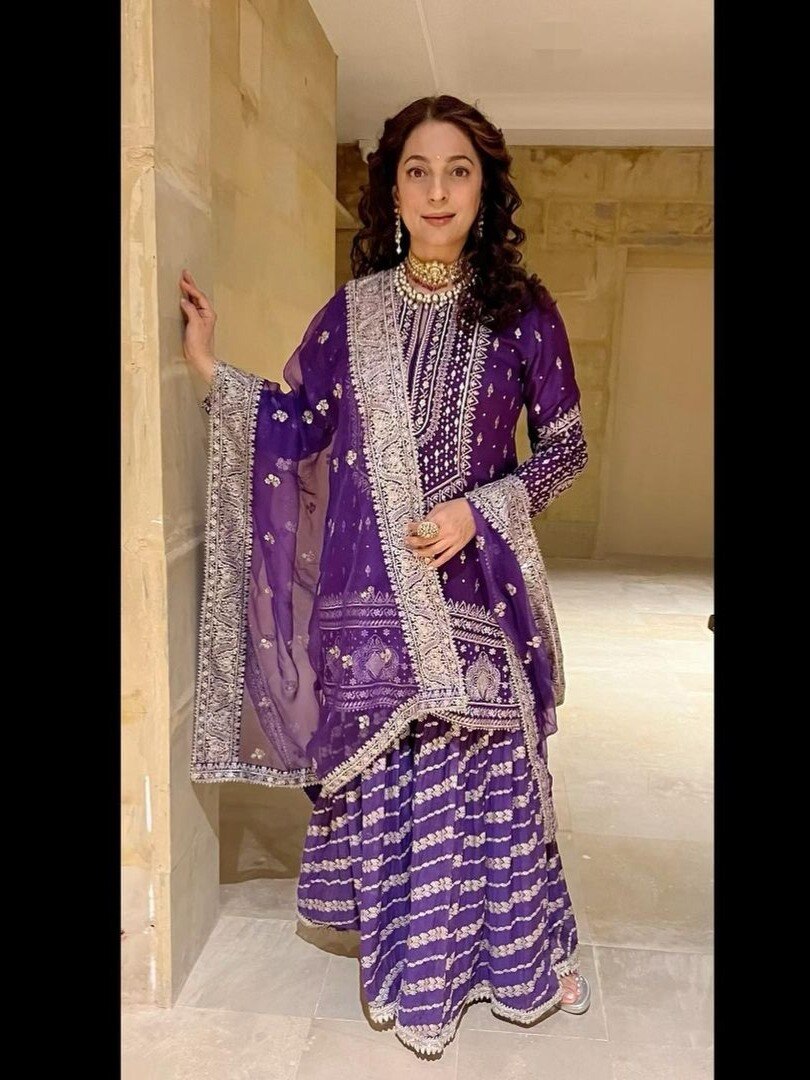 कियारा की मेहंदी में जूही चावला ने पहना सूट, फैन्स बोले- साड़ी क्यों नहीं पहनी?