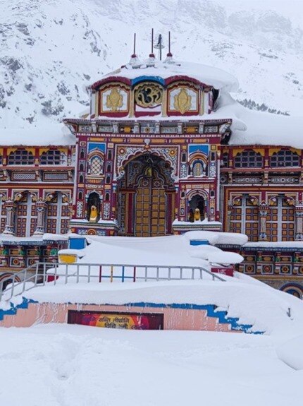 PHOTOS: 5 फिट मोटी बर्फ की चादर से ढका केदारनाथ धाम