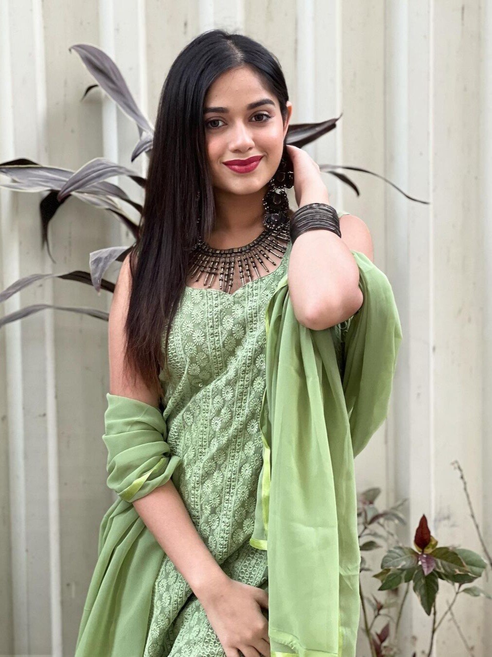 'संस्कारी' लुक में दिखी 21 साल की ये एक्ट्रेस, फैन्स बोले- इस सादगी को यूं ही बनाए रखना