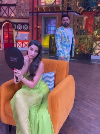 नोरा को मेकअप करता देख धड़का कपिल शर्मा का दिल, पीछे से किए इशारे, यूजर्स बोले- कंट्रोल करो