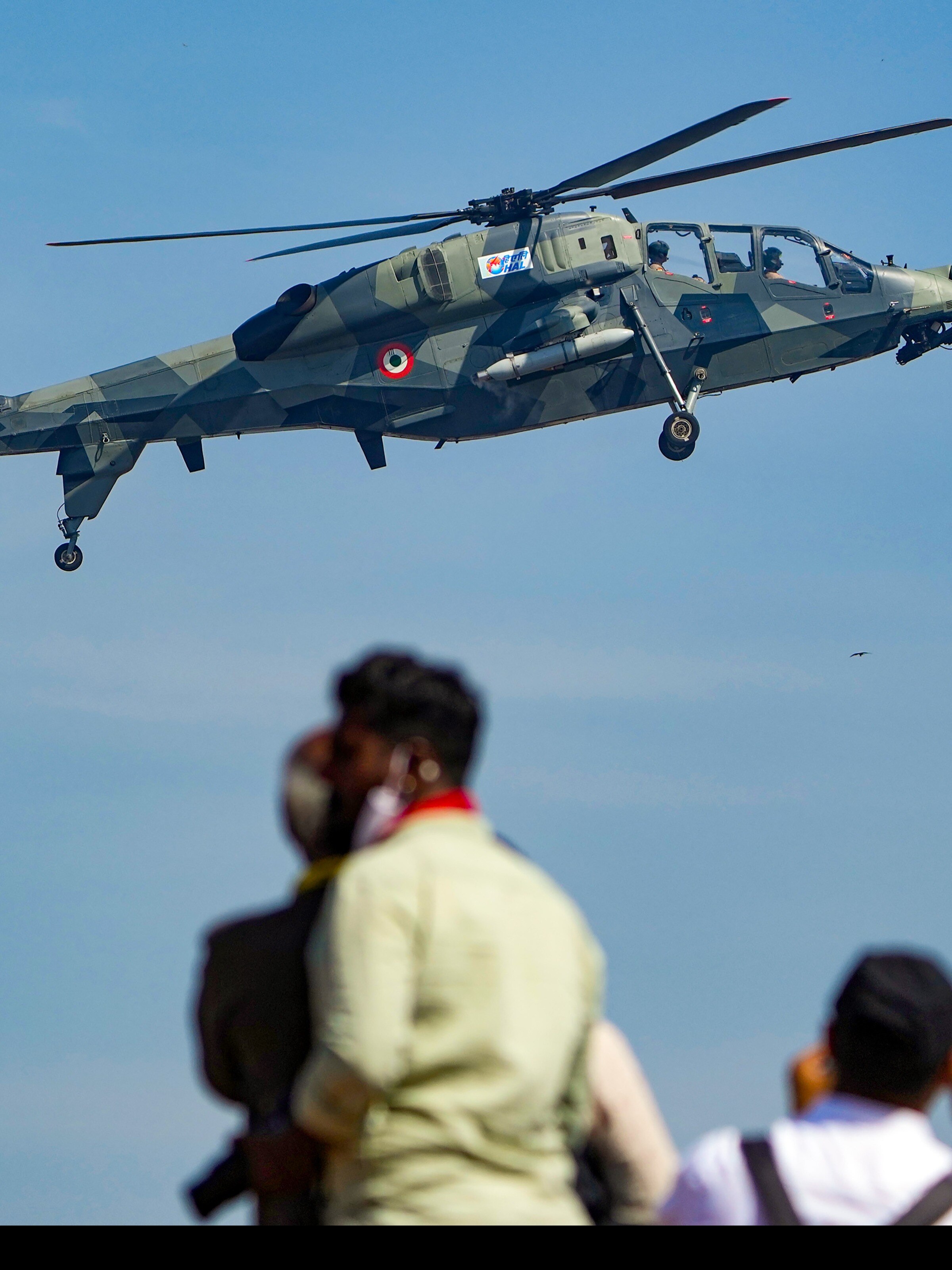 एयर शो में दिखा भारतीय वायुवीरों  का जलवा, देखें VIDEO 