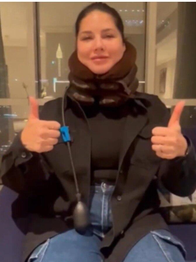 दर्द में सनी लियोनी, टूटी गर्दन! बोलीं- काम तो करना पड़ेगा