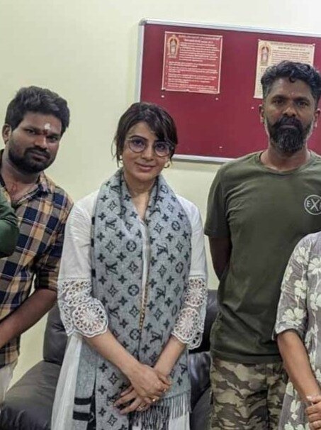 नंगे पैर चढ़ीं 600 सीढ़ियां, जलाया कपूर, पलानी मुरुगन के दर्शन को पहुंचीं सामंथा