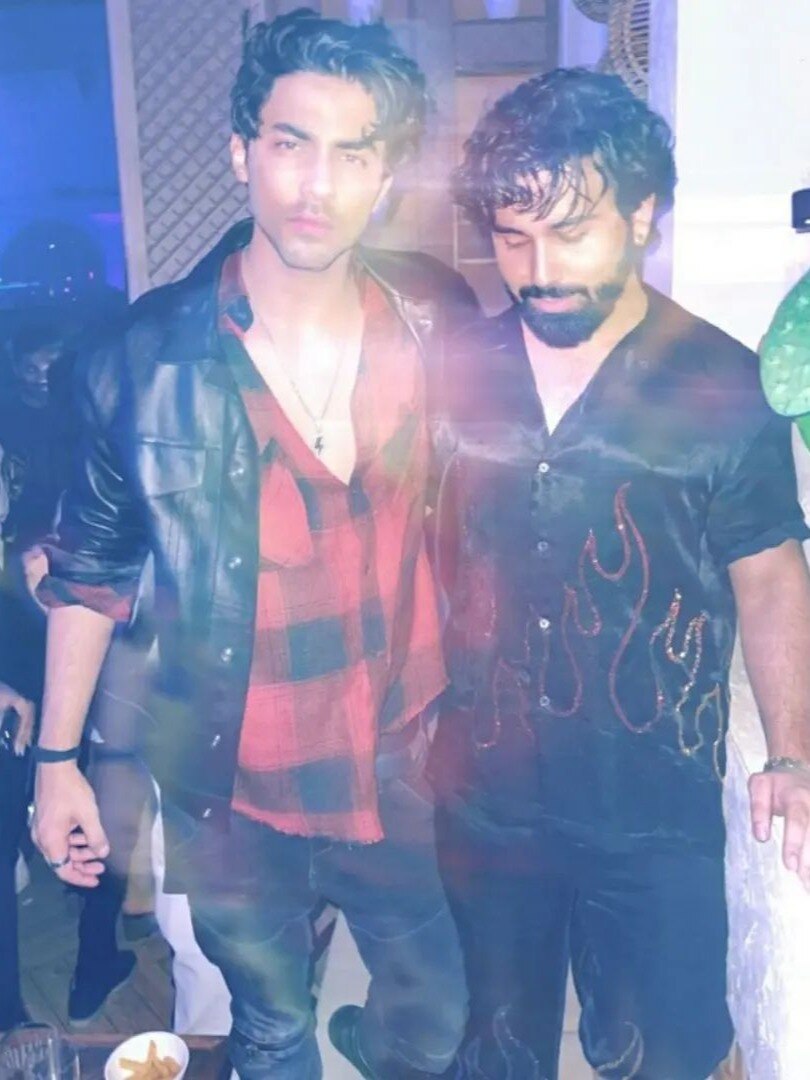 आर्यन-दिशा संग न्यासा के बेस्ट फ्रेंड ने की क्रेजी पार्टी, किसने लूटी महफिल?