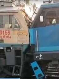 दो मालगाड़ियों में आमने-सामने की टक्कर! PHOTOS