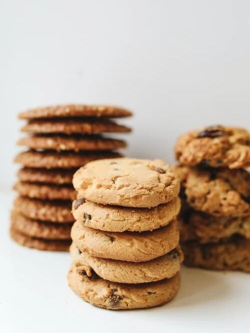 खाने में एक जैसे, बिस्किट और कुकीज में अंतर क्या? What is the