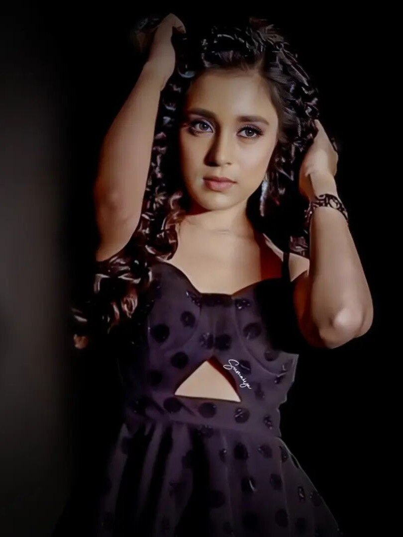 बदल गया 'इमली' एक्ट्रेस का अंदाज, ग्लैमरस लुक से उड़ाए होश