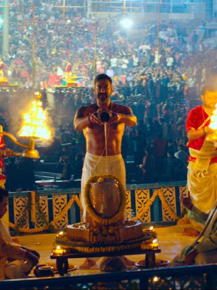 महाशिवरात्रि पर दिखा अजय देवगन पर महाकाल प्रेम, की आरती