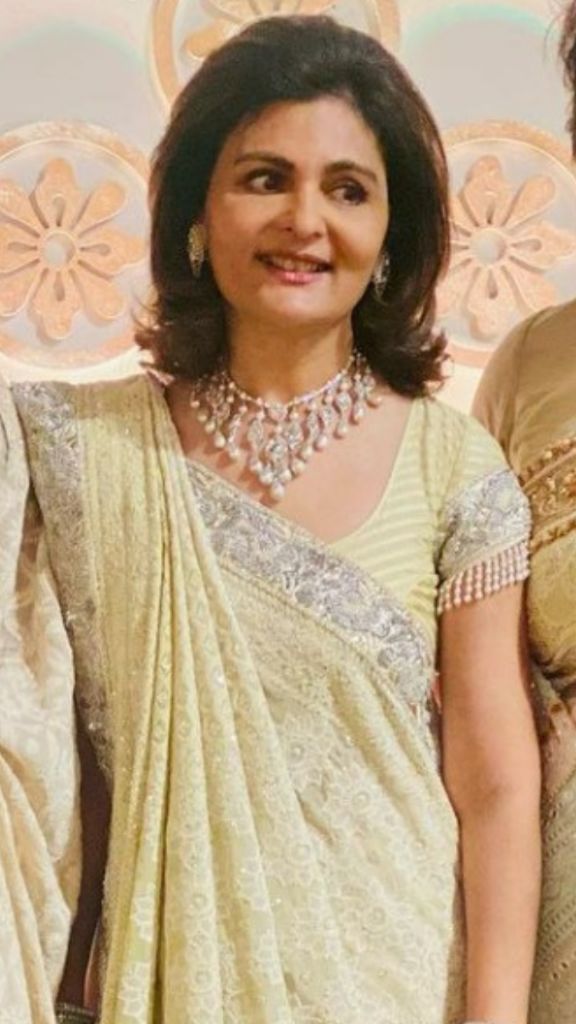 मुकेश अंबानी की बहन नीना कोठारी के पास है करोड़ों की संपत्ति... - Mukesh  ambani sister nina kothari has crores of wealth gives competition to nita  ambani in beauty tutc