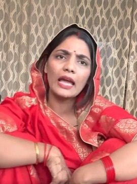 नेहा सिंह राठौर की ऐसी है लाइफस्टाइल, जिनके ‘यूपी में का बा’ गाने पर मचा हंगामा