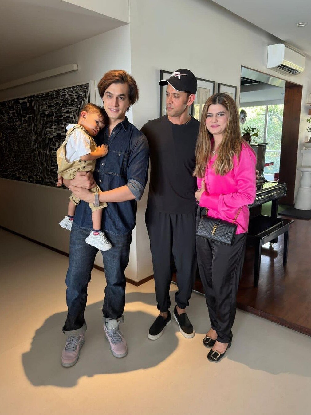 ऋतिक से मिले टीवी एक्टर मोहसिन खान, खास मुलाकात पर भांजे ने लूट ली महफिल