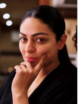 आंखों में आंसू-चेहरे पर उदासी, मशहूर एक्ट्रेस का ऐसा हाल, ग्लैमरस लुक पर फिदा रह चुके हैं कपिल