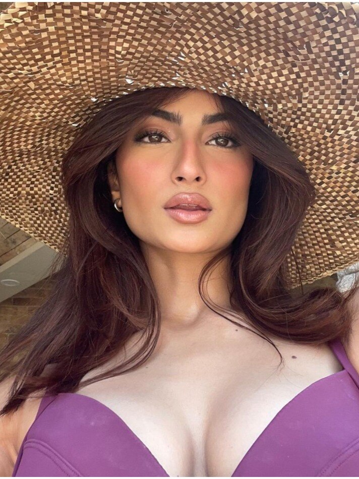 रिव‍ीलिंग ड्रेस में श्वेता तिवारी की बेटी ने दिखाए बॉडी कर्व्स, फैन्स बोले- ऐसे नहीं होगी मशहूर