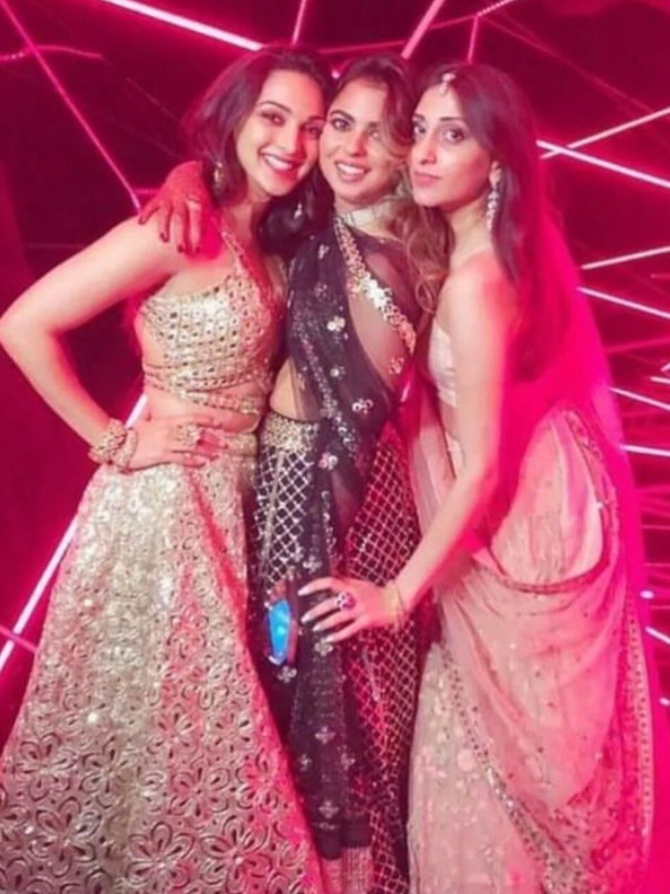 कियारा-ईशा अंबानी ने दिए फ्रेंडशिप गोल्स, सादगी से इंप्रेस हुए फैन्स