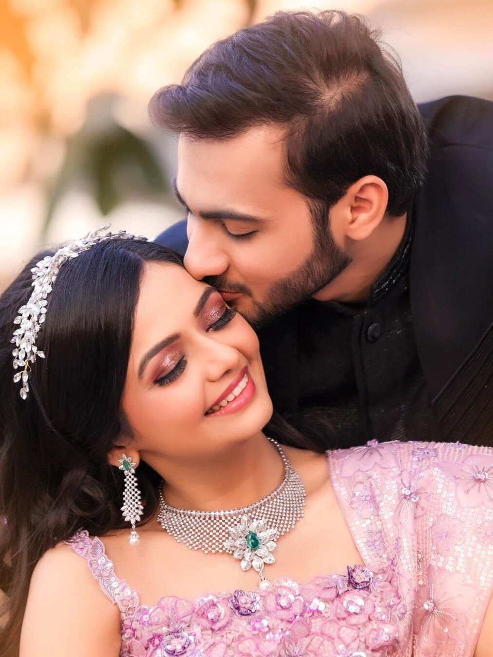 'चीनी कम' एक्ट्रेस को मंगेतर ने किया Kiss, फैंस बोले- आराध्या लग रही हो  