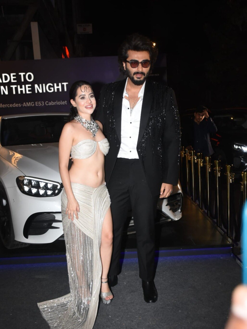 उर्फी से मिले अर्जुन, लगाया गले, केमिस्ट्री देख यूजर्स बोले- आज मलाइका बहुत पीटेगी