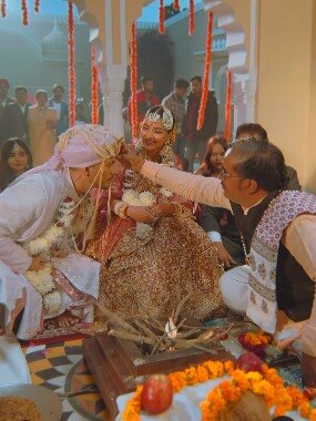 मंडप के नीचे बैठे दिखे टोनी कक्कड़-जैस्मिन, चुपके से रचा ली शादी?