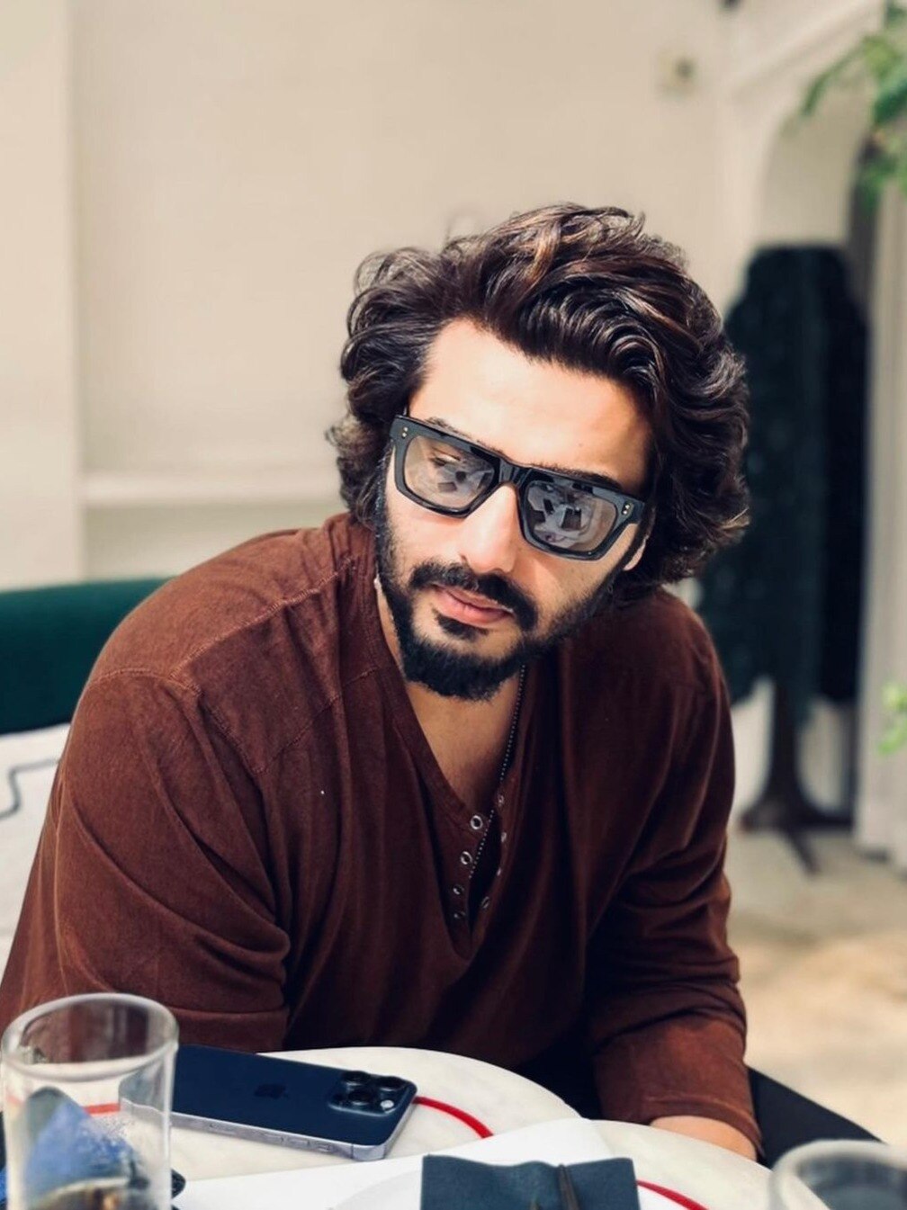 बॉयफ्रेंड अर्जुन के लिए फोटोग्राफर बनीं मलाइका, कूल लुक्स देख फैन्स बोले- हैंडसम मुंडा