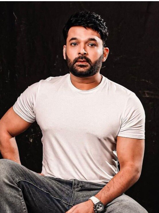 टेलीप्रॉम्प्टर से पढ़ते हैं स्क्रिप्ट-दिखाते हैं झूठे कमेंट्स, विवादों में आया कपिल शर्मा का शो