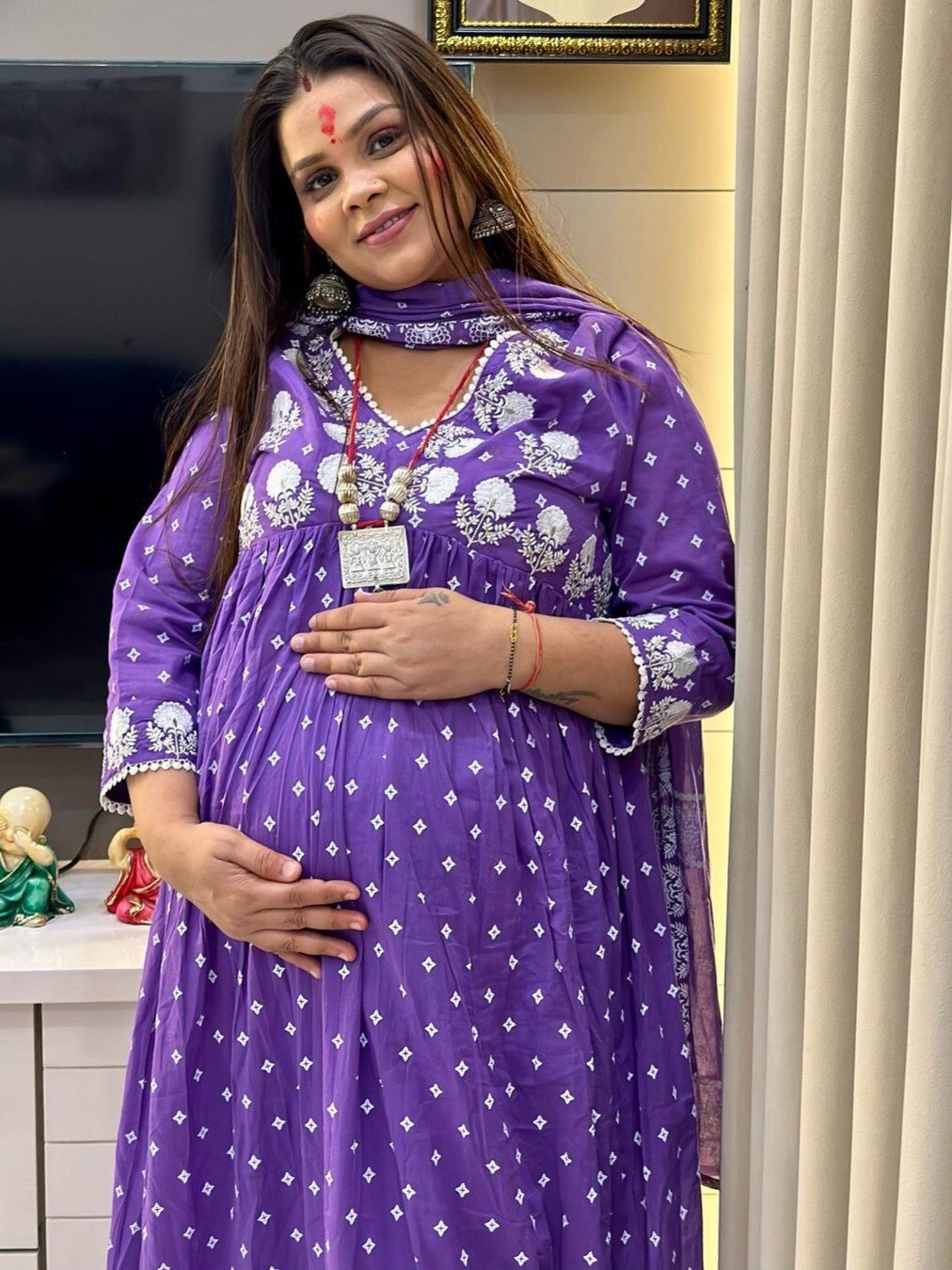 प्रेग्नेंसी में एक्टर की पहली पत्नी जलने से बची, बेबी बंप सेफ, बनेंगी जुड़वा बच्चों की मां