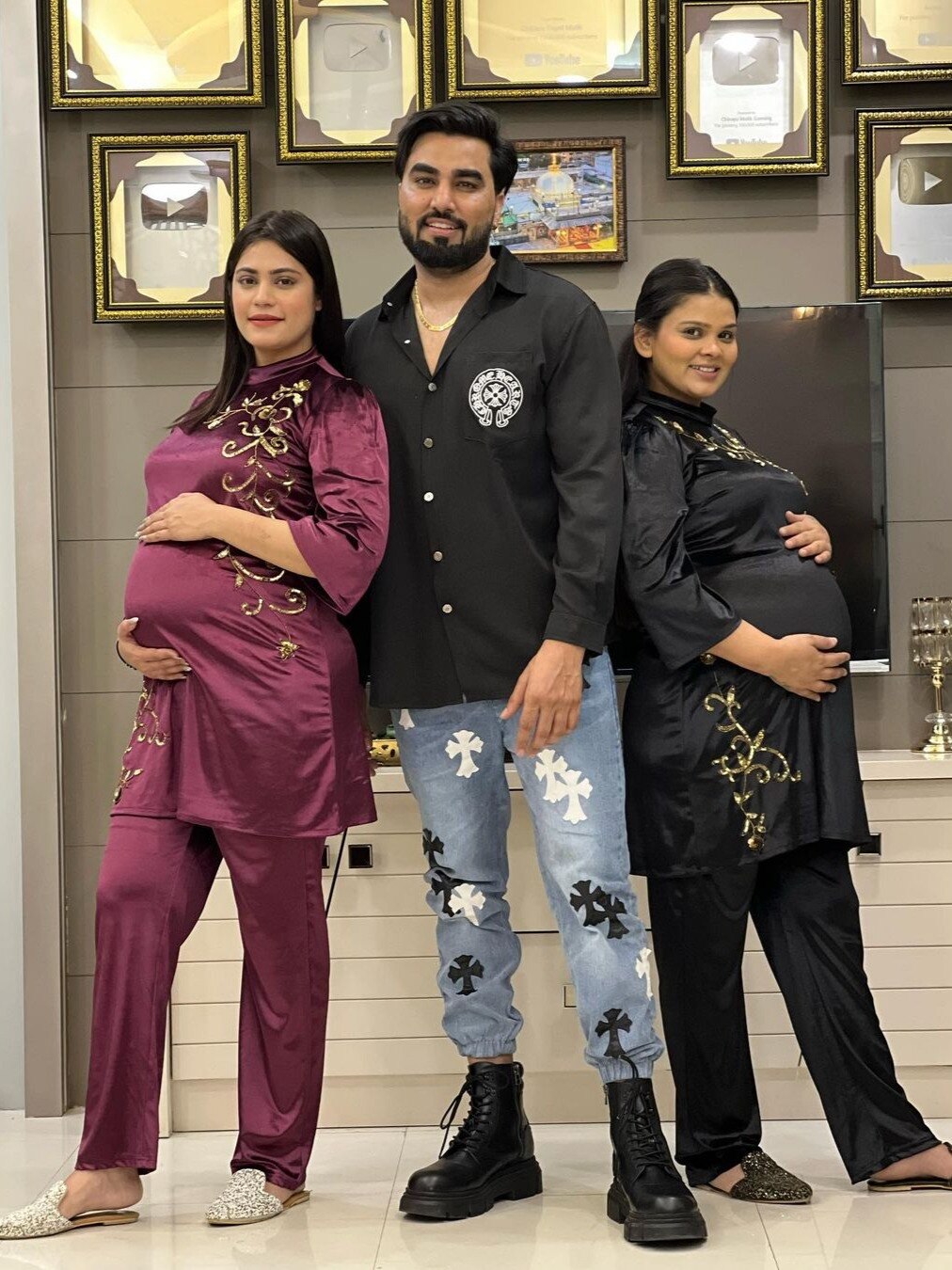 एक्टर की दोनों बीवियों ने प्रेग्नेंसी पर बोला झूठ? ट्रोल्स पर भड़कीं,  बताया क्या है बेबी बंप का सच