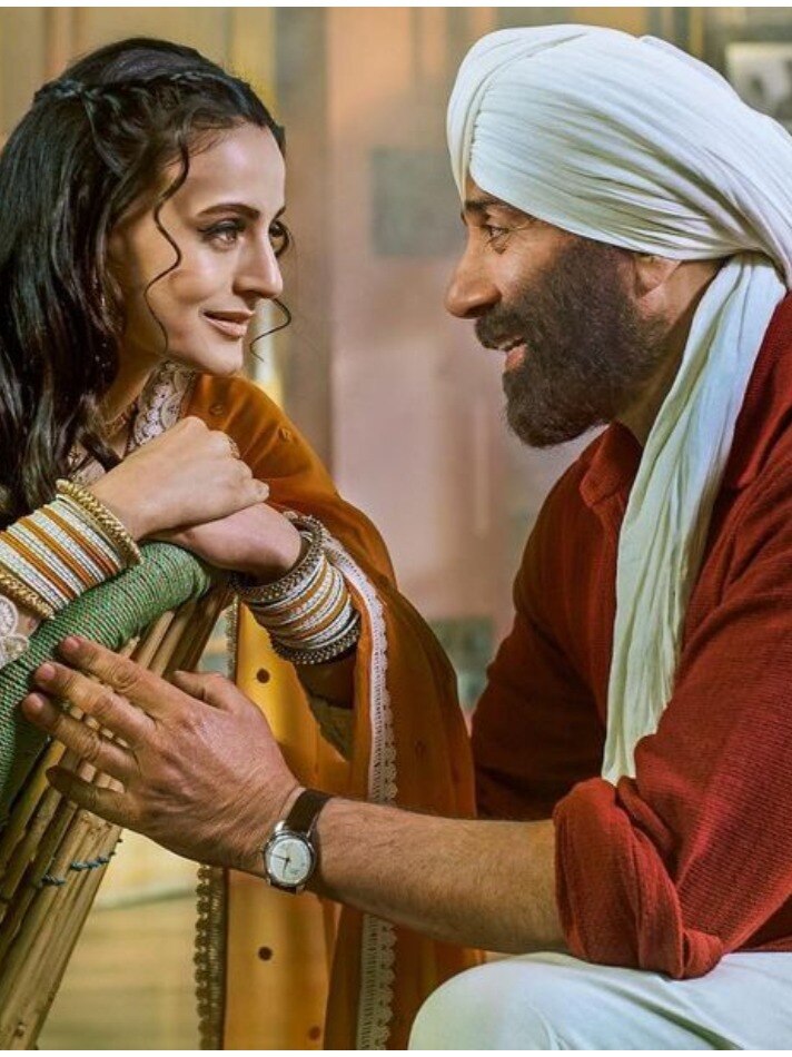 46 साल की अमीषा संग सनी देओल का रोमांस, शर्म से लाल हुआ एक्टर का चेहरा