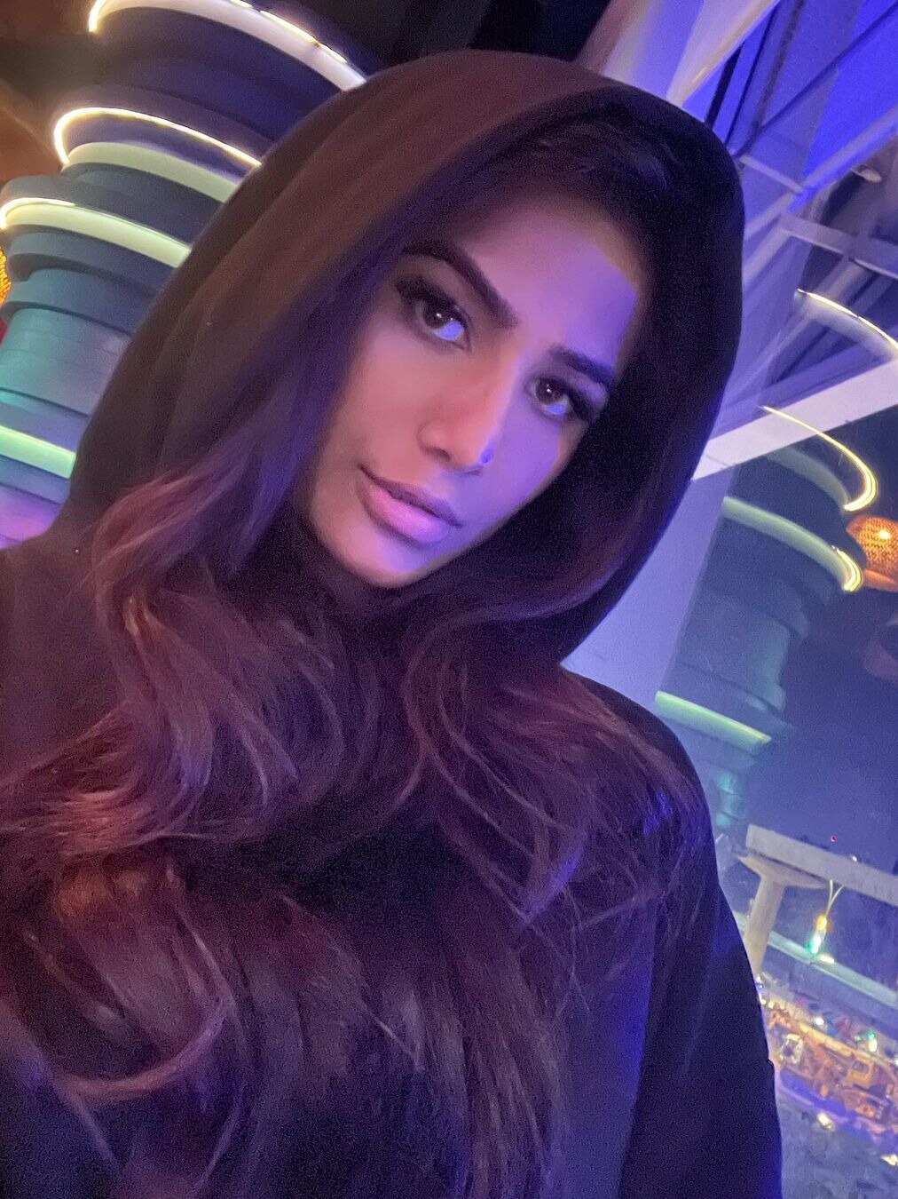 एक्ट्रेस ने पब्लिक में न्यूड होने का किया था वादा, मां से पड़ी मार, पिता बोले...