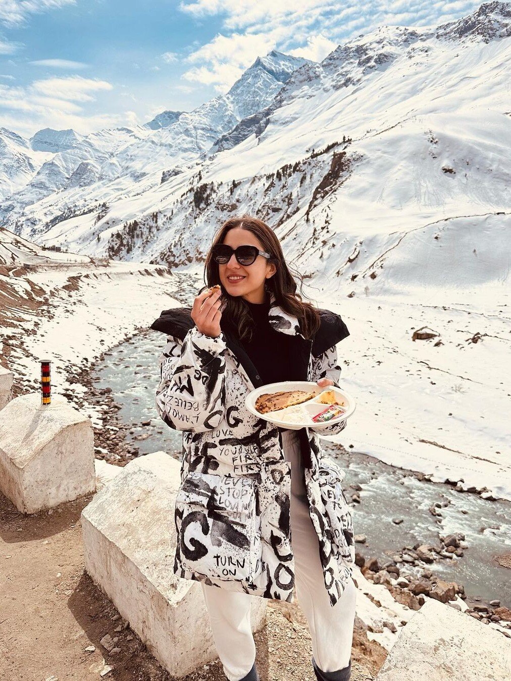 पर्वतों में पराठे-ली कॉफी की चुस्की, फिटनेस भूलीं सारा! फैंस को हुई चिंता, बोले- ये ठीक नहीं