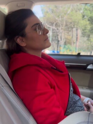 कार में सो रही थीं काजोल, यूजर्स बोले- सीट बेल्ट पहनना क्यों भूल गईं?