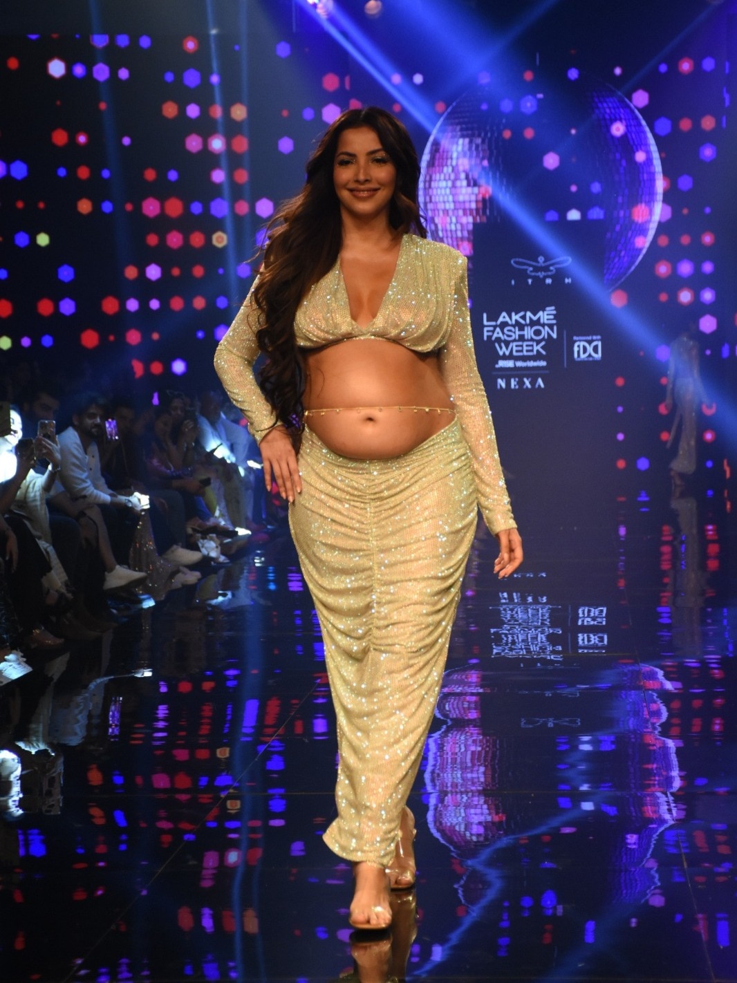 किसकी वजह से अर्जुन कपूर की प्रेग्नेंट भाभी ने किया रैम्प वॉक? बताया नाम