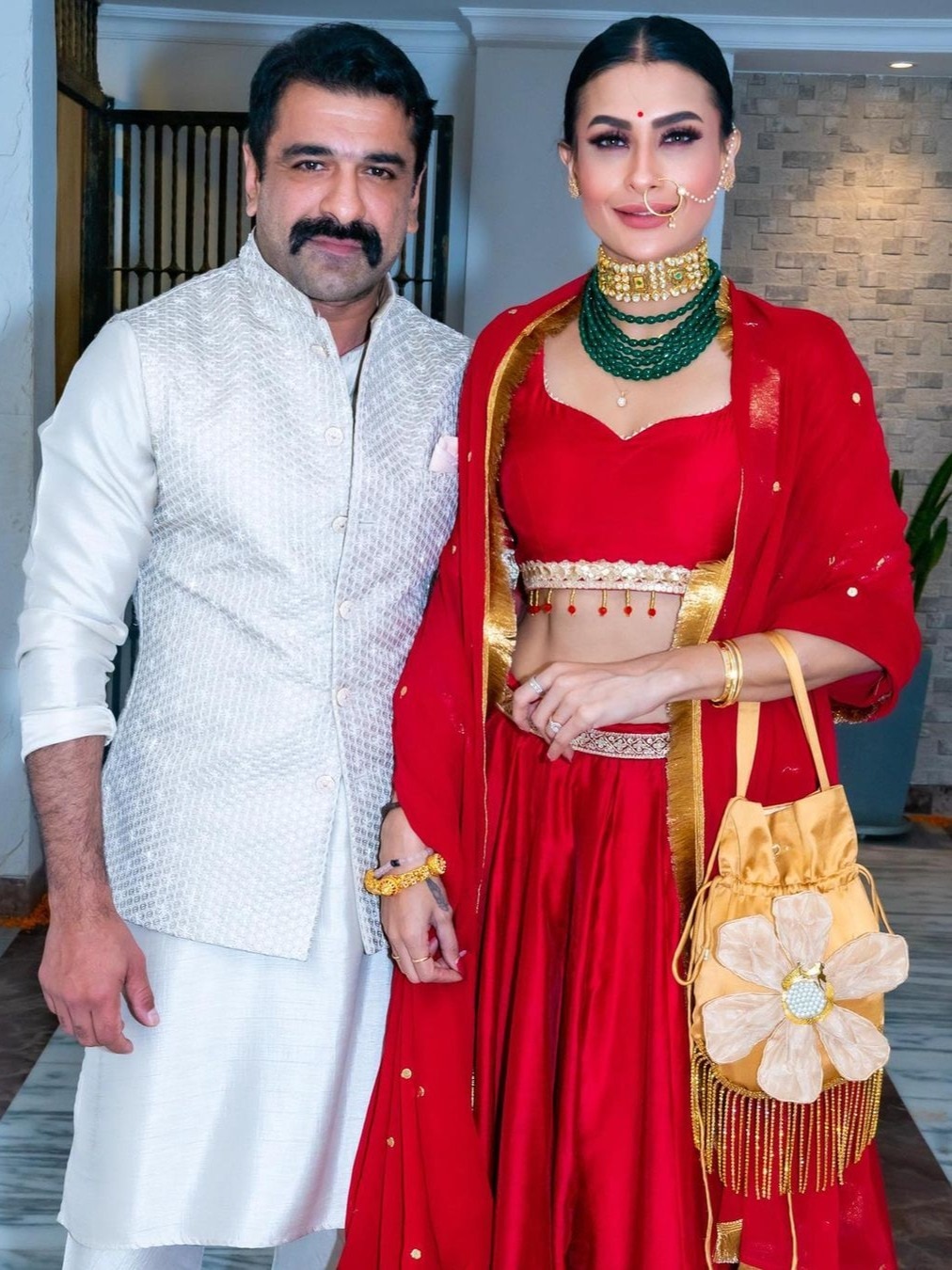36 साल की एक्ट्रेस ने रचाई गुपचुप शादी! सिंदूर लगाए लाल जोड़े में दिखीं, 11 साल बड़ा है बॉयफ्रेंड