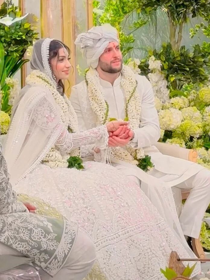 अनन्या की बहन की शादी में जमकर नाचे शाहरुख खान, गौरी ने भी लगाए ठुमके, Video