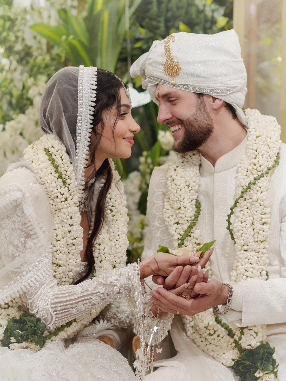 अनन्या की कजिन की शादी में दूल्हे का देसी डांस, स्टार्स ने जमाया रंग, इमोशनल हुई दुल्हन