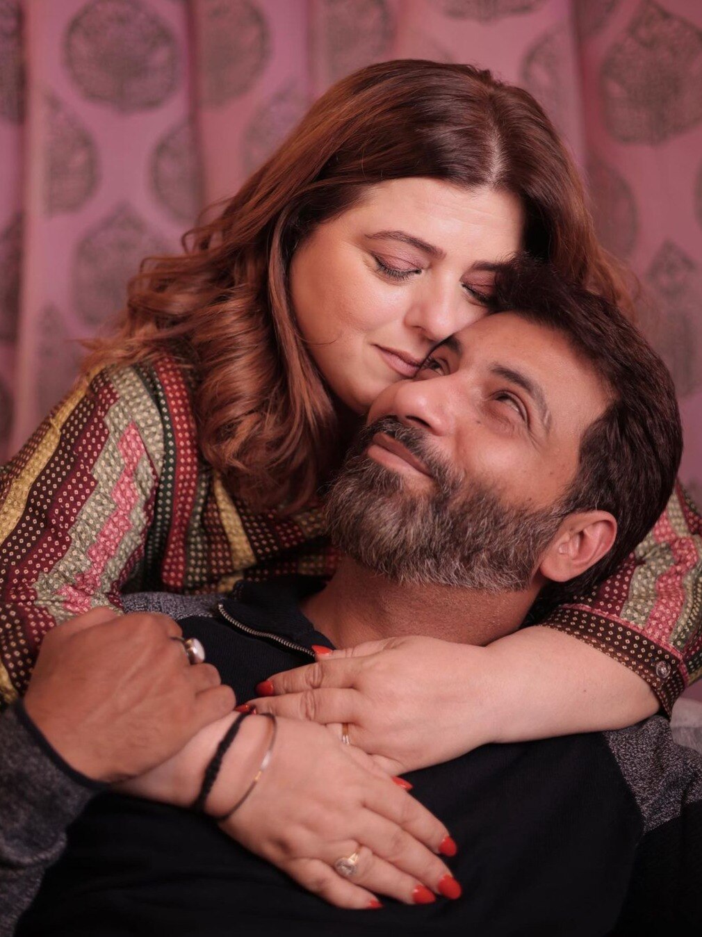 बॉयफ्रेंड संग रोमांटिक हुई 50 साल की एक्ट्रेस, तलाक के बाद फिर मिला प्यार, नहीं बनना चाहती मां!