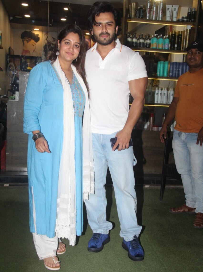 रमजान से पहले पति संग सैलून पहुंचीं दीपिका, फ्लॉन्ट किया बेबी बंप, दिखा प्रेग्नेंसी ग्लो