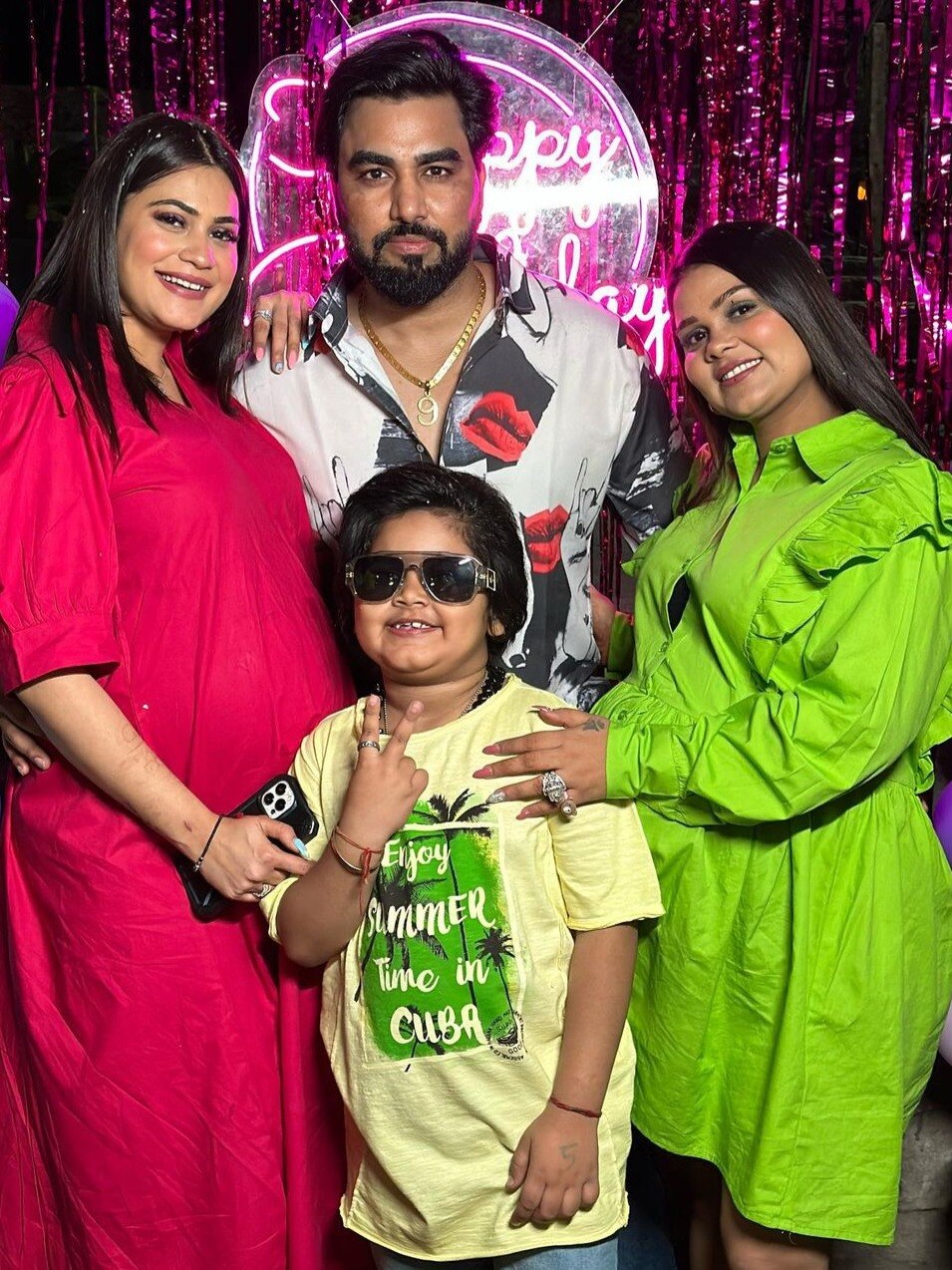 जल्द होगी एक्टर की दोनों बीवियों की डिलीवरी, बच्चों के लिए मंगाया 'सोने' का झूला