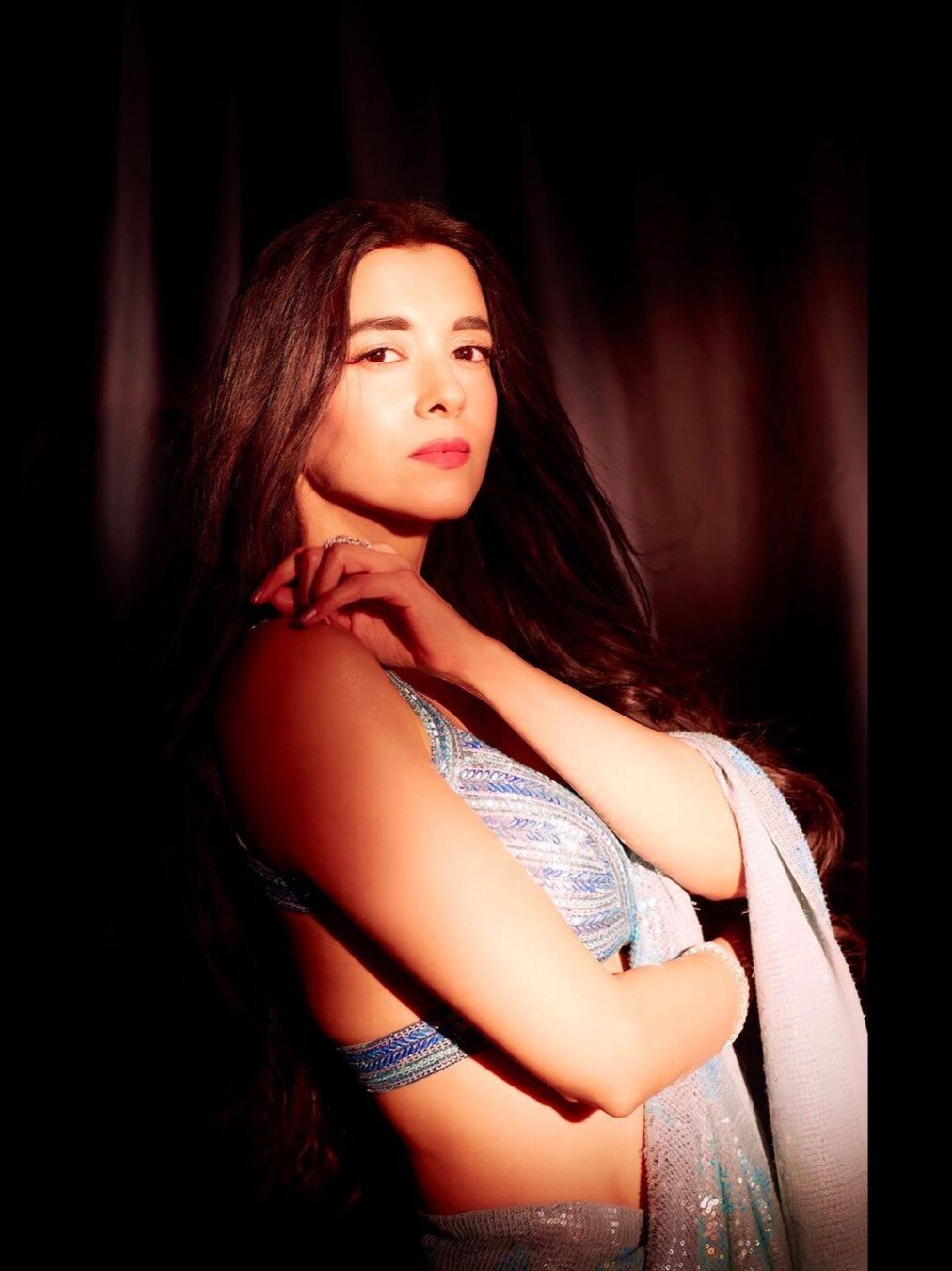 सिजलिंग साड़ी में कहर ढाती दिखीं सबा, बॉयफ्रेंड ऋतिक ने लुटाया प्यार