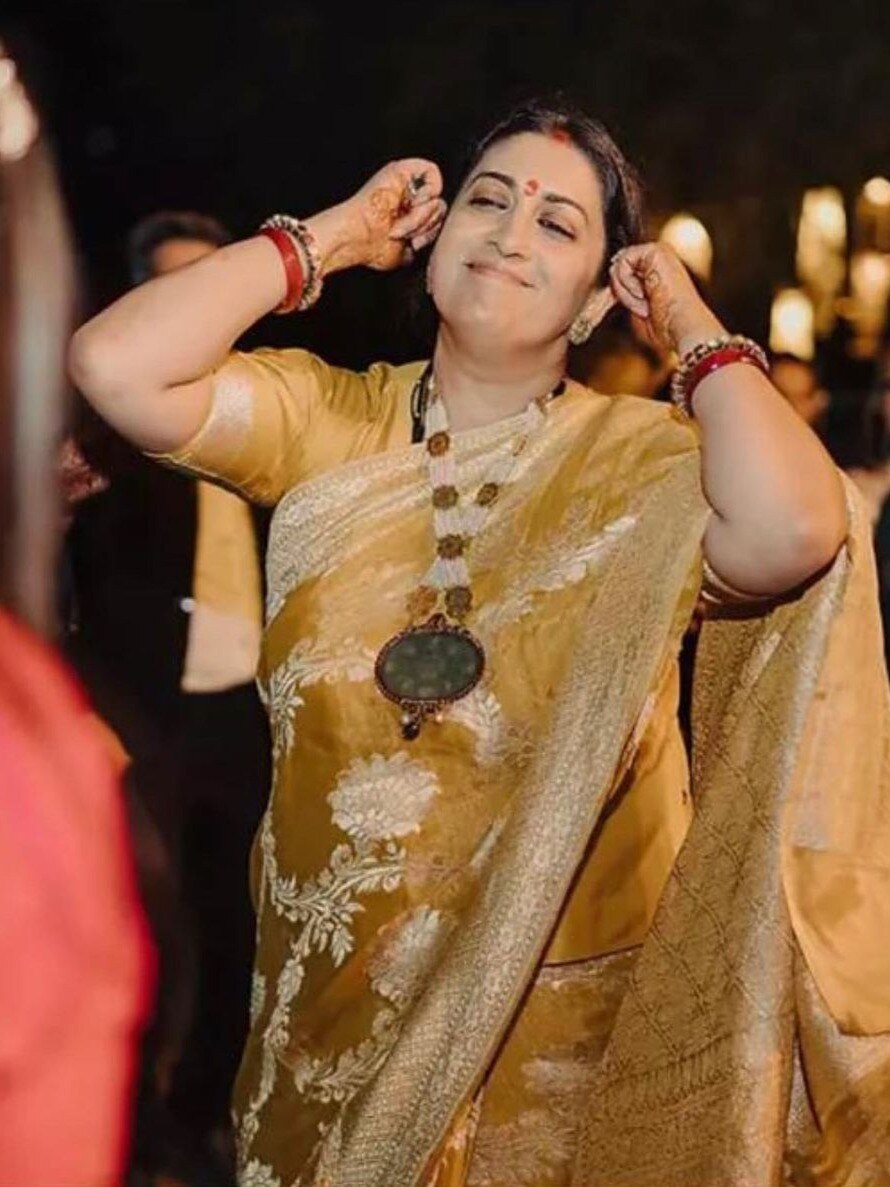 'धीरे से आना बगिया में...' स्मृति ईरानी ने उतारी संडे की नजर, फिदा फैंस बोले- हायो रब्बा