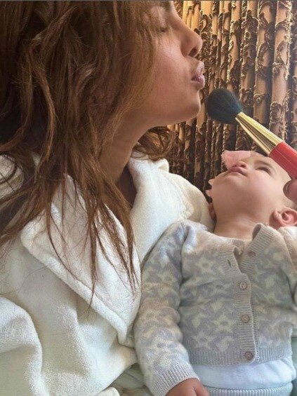 गोद में बेटी, हाथ में ब्रश, प्र‍ियंका चोपड़ा की बदली जिंदगी, ऐसे करती हैं मेकअप