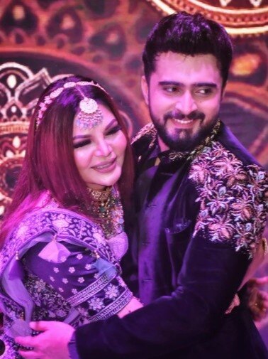 'बुर्का पहनो, घर बैठो,' हेटर्स पर भड़कीं राखी, बताया कब होगा पति आदिल से तलाक?