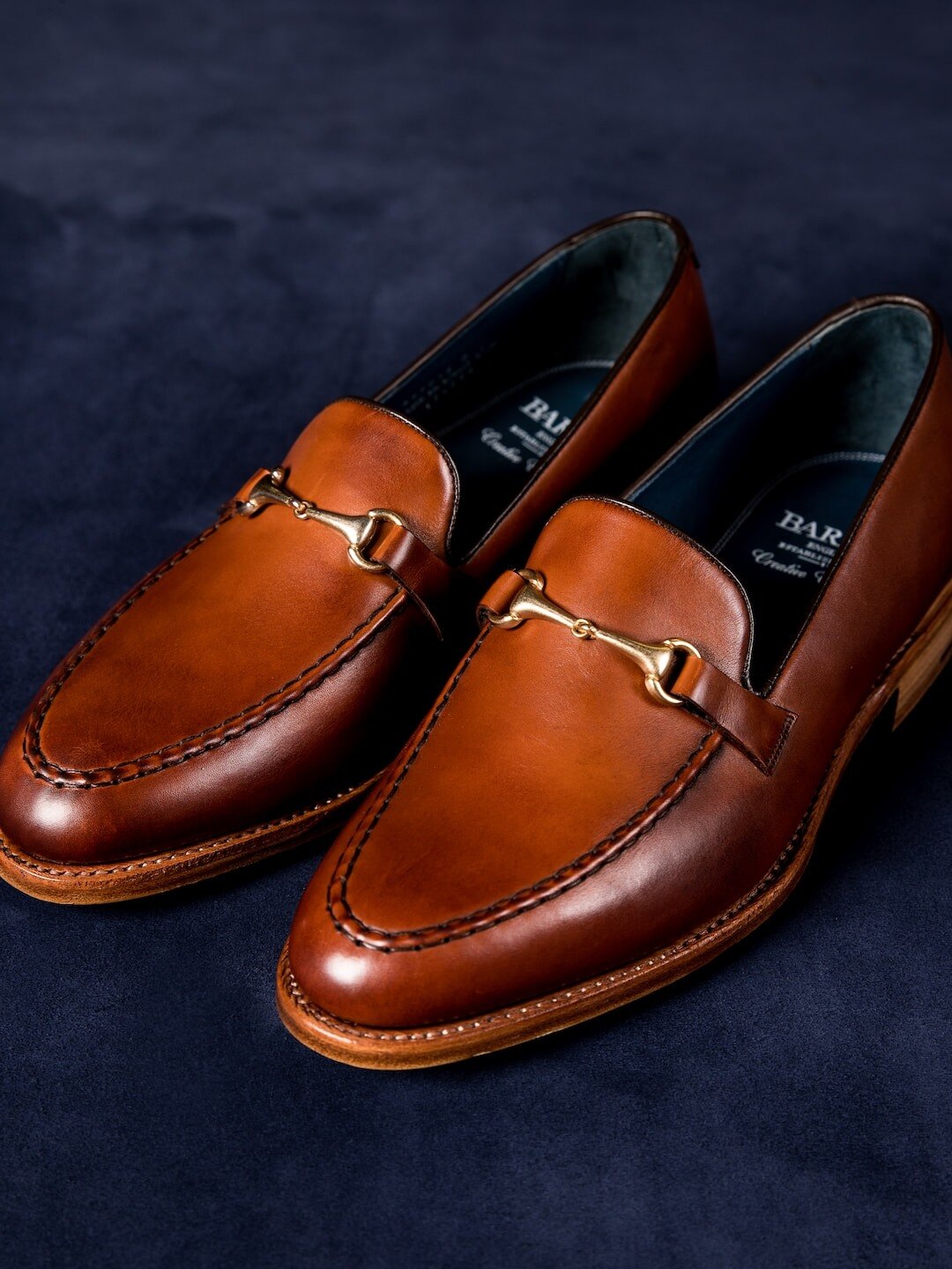 লেদারের জুতো যত্নের টিপস 