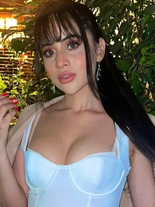 अरे ये क्या? उर्फी ने मांगी माफी, बदलेंगी स्टाइल, फैन्स हैरान!