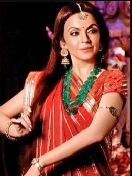 नीता अंबानी की 'रघुपति राघव' पर डांस परफॉर्मेंस, फैंस हुए इंप्रेस, रेड लहंगे में लगीं ब्यूटीफुल