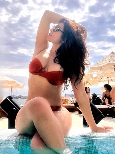 ब्राउन बिकिनी में कहर ढा रहीं शमा सिकंदर, फैन्स बोले- हाय गर्मी!