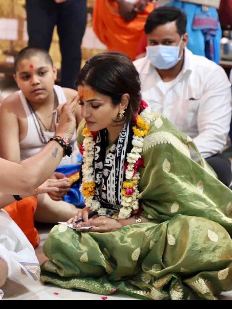 माथे पर चंदन तिलक-गले में फूल माला, महाकाल की शरण में पहुंचीं एक्ट्रेस, क्यों हुई ट्रोल? 