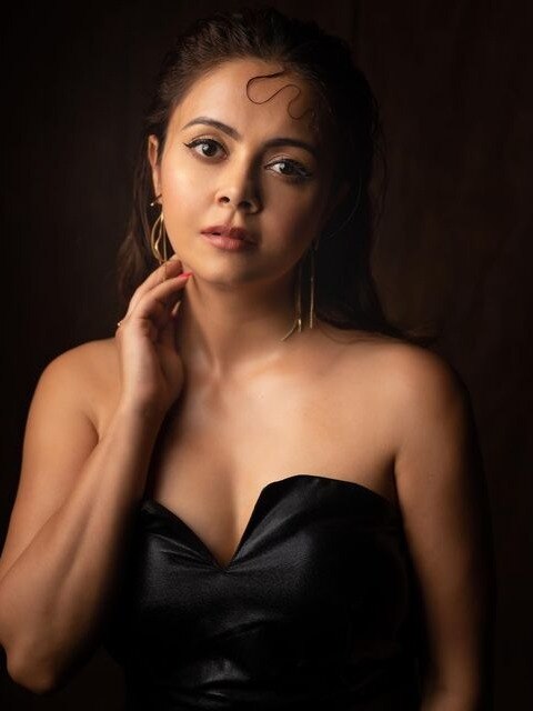 हेयरस्टाइल के लिए ट्रोल हो रहीं 'गोपी बहू', यूजर्स बोले- माथे पर ये सांप कैसे रेंग रहे?