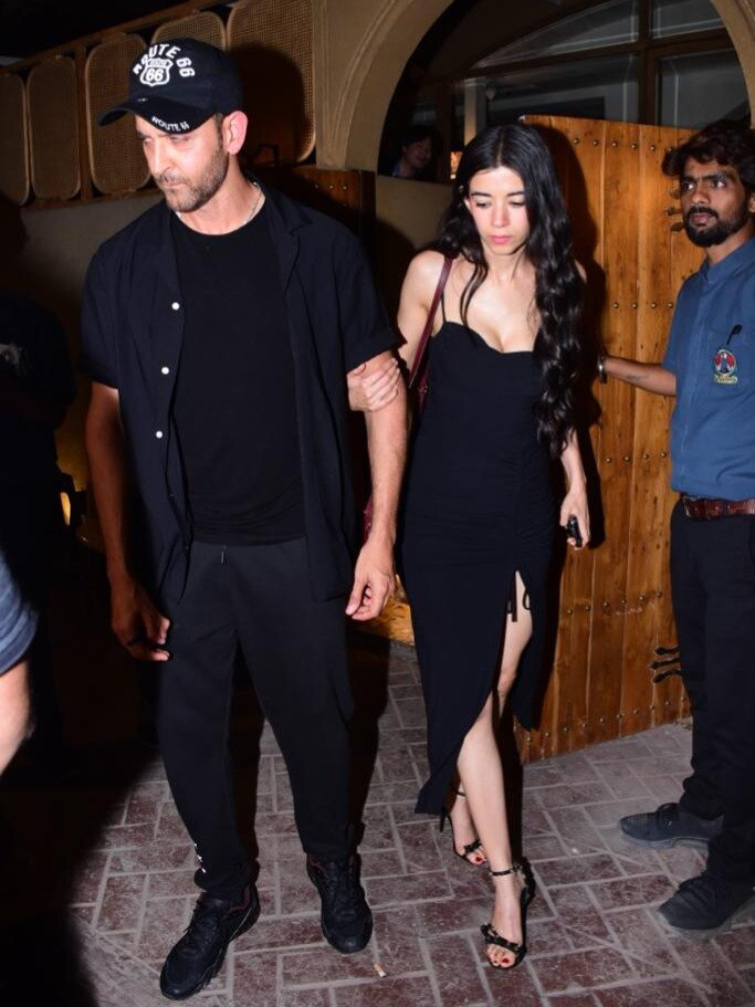 गर्लफ्रेंड संग ऋतिक की डिनर डेट, पैपराजी को देख हुए नाराज, टेंशन में दिखीं सबा!