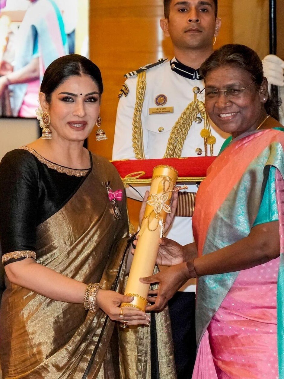 रवीना को मिला पद्मश्री, देखकर बेटी राशा खुशी से झूमीं, तालियां बजाकर किया स्वागत