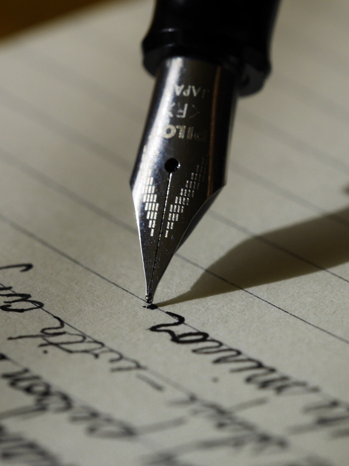 হাতের লেখায় আপনার ব্যক্তিত্বের 'সিক্রেট'